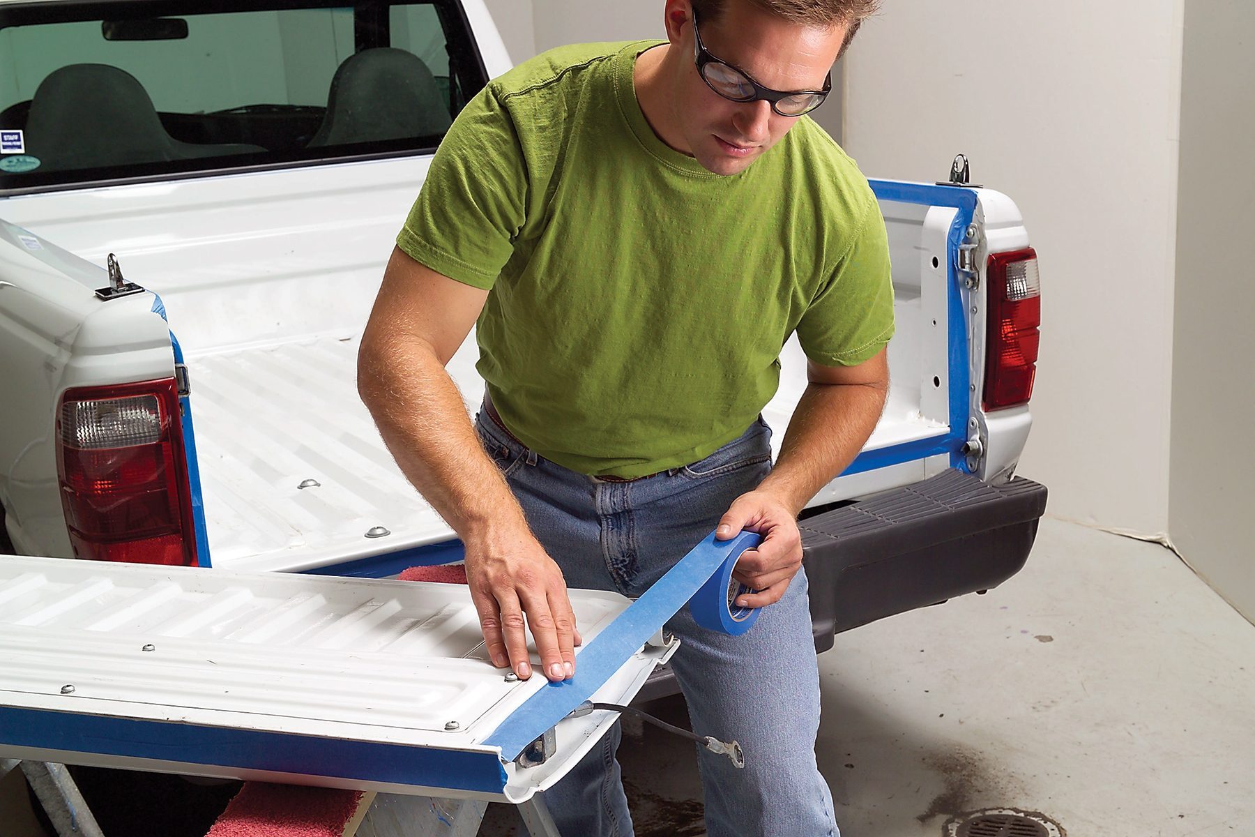 How To Apply A Diy Bed Liner Fh05nov 463 13 010