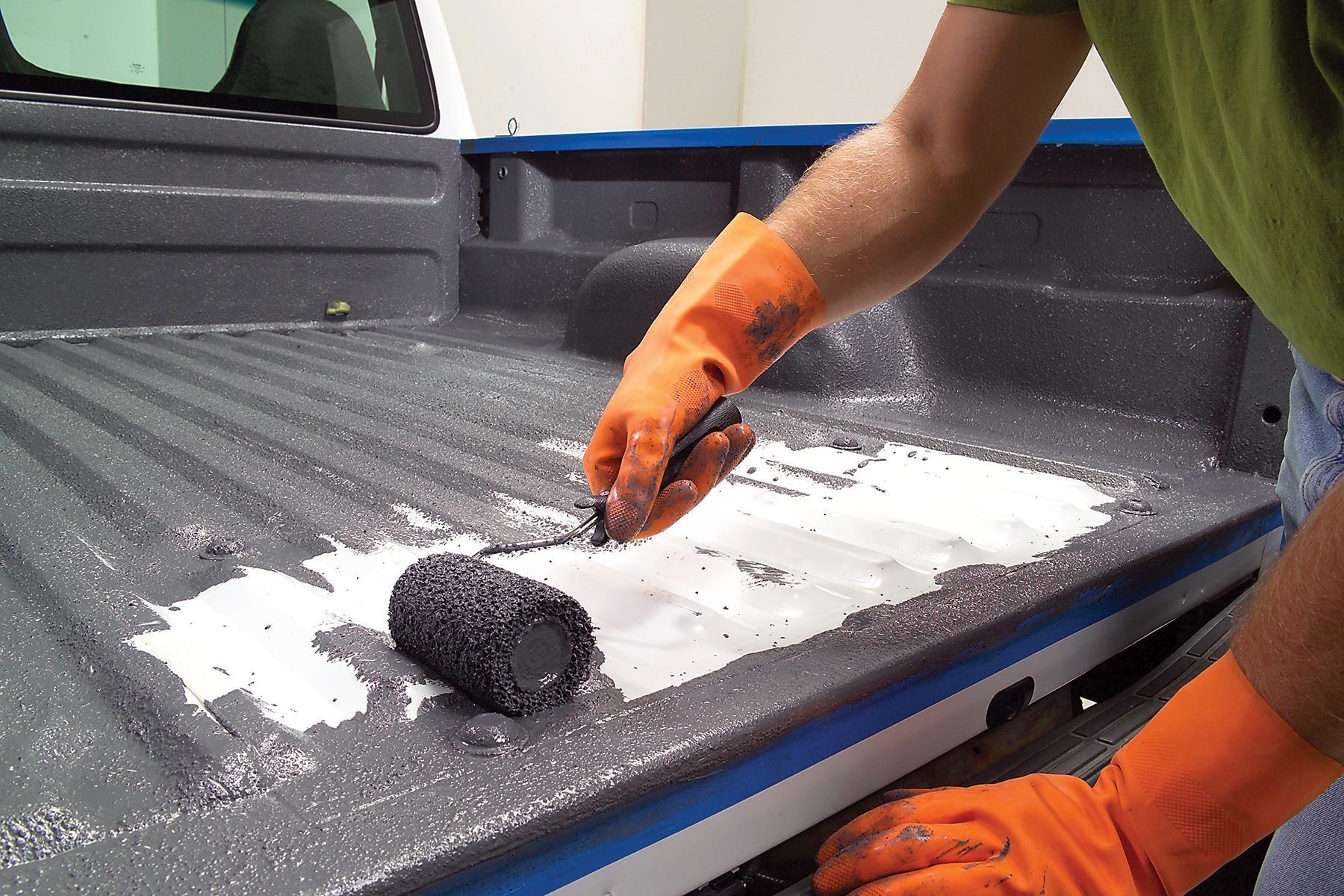 How To Apply A Diy Bed Liner Fh05nov 463 13 020