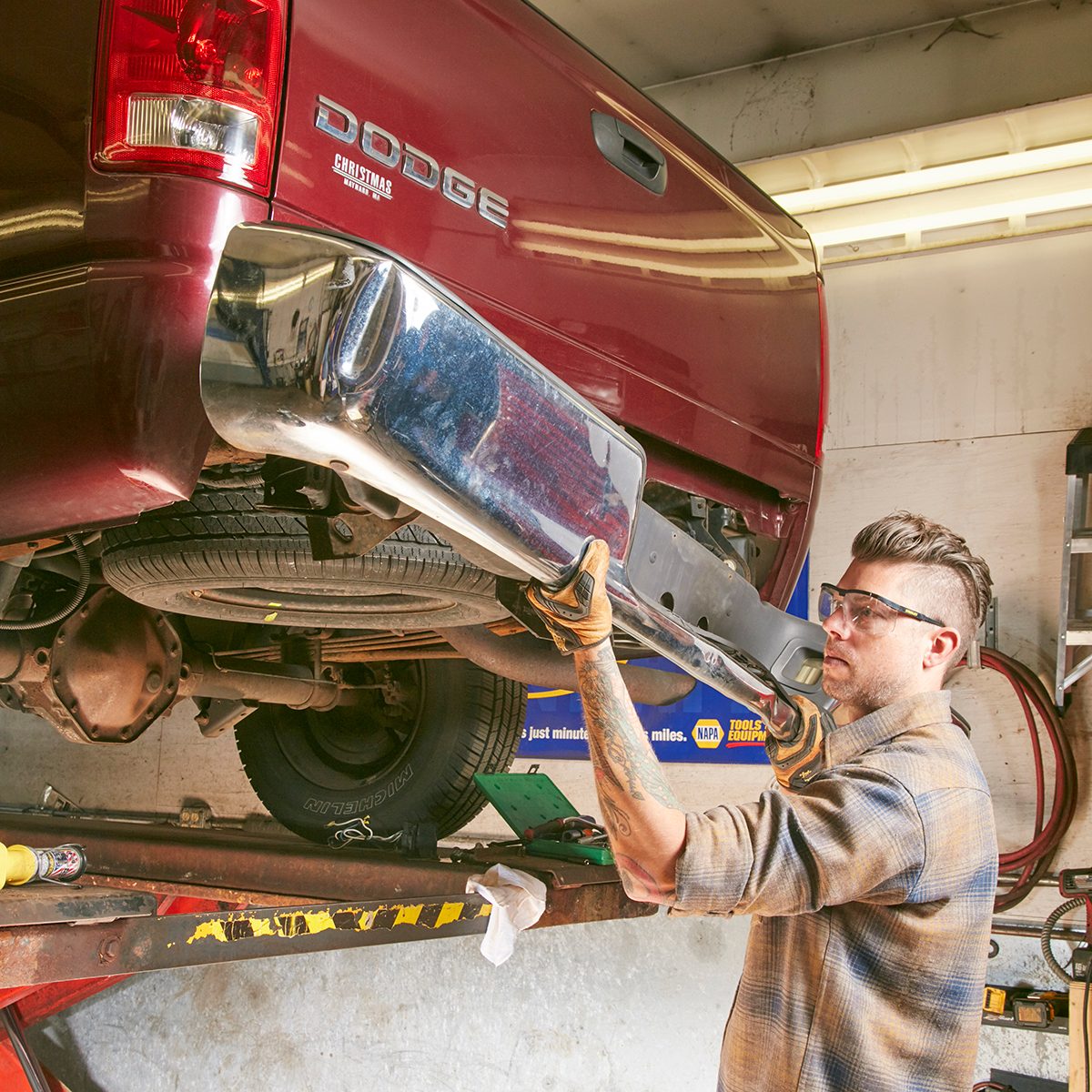 How To Replace The Bumper On A Pickup Truck Fh16sep 571 13 031 Ssedit