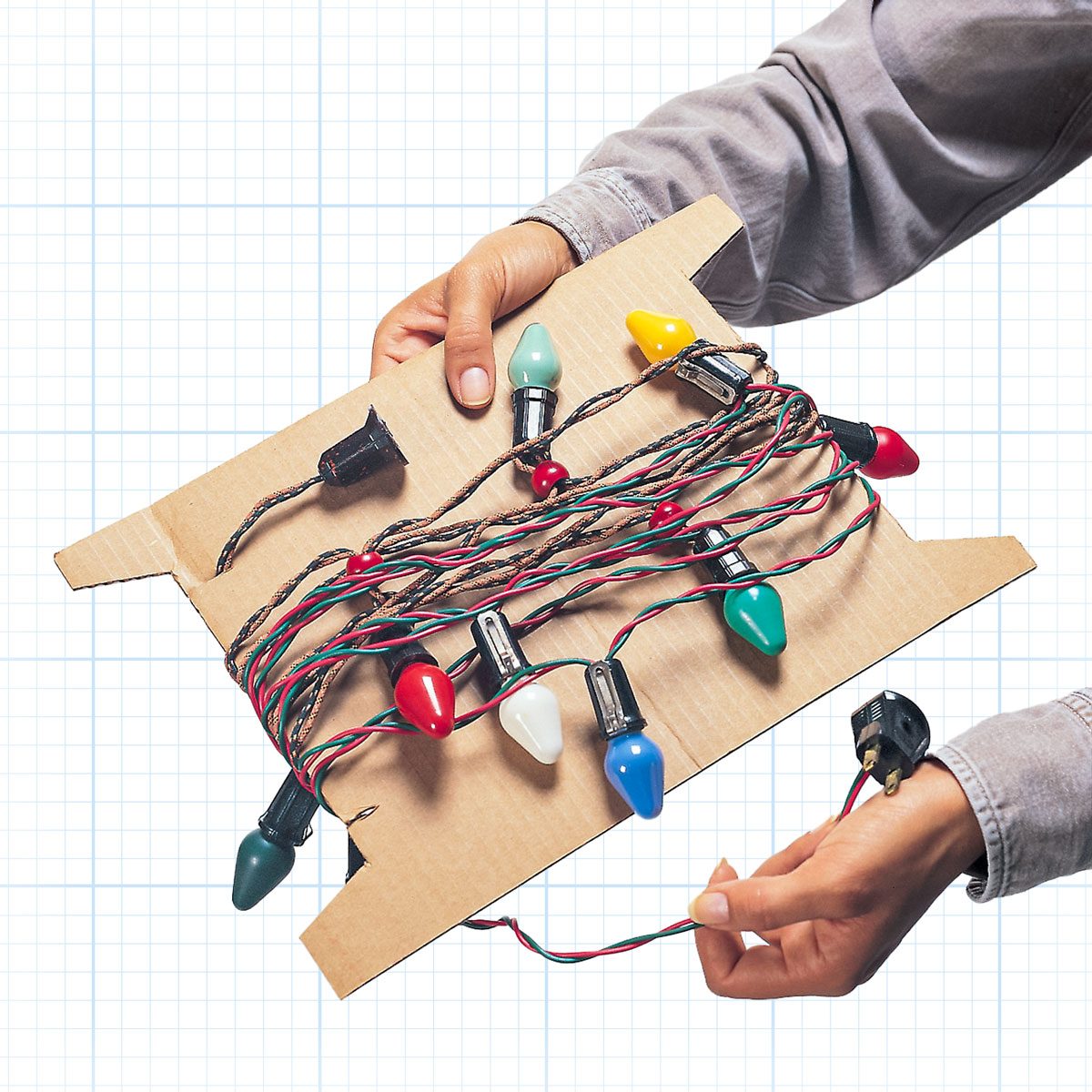 Fhm Grid Tips And Tricks For Storing Holiday Decorations Fh98dja 01239008 Ksedit