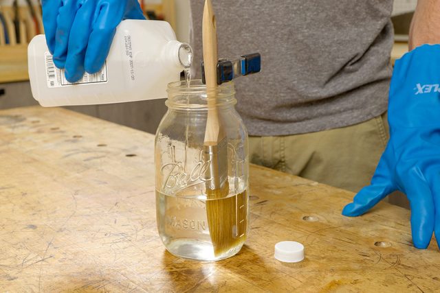 How To Clean Paint Brushes Fhmvs24 Pk 8 1 Cleaningpaintbrushesshellac Step2