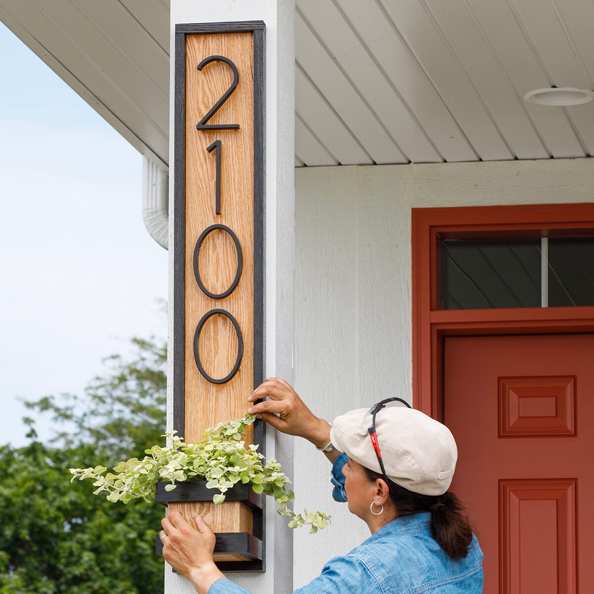 How To Install Modern House Numbers For Curb Appeal Flair Tfh Housenumb 071124 Ef Step 018 V2