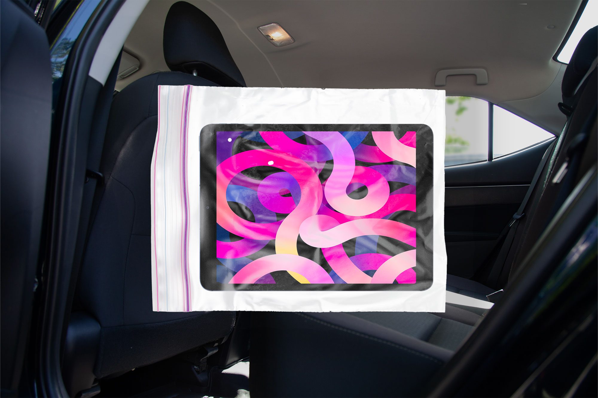 Turn a Ziplock Bag Into a Car iPad Holder for Your Kid