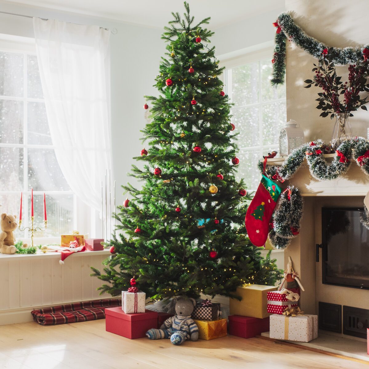 13 Christmas Tree Hacks That Will Make the Holidays Less Stressful