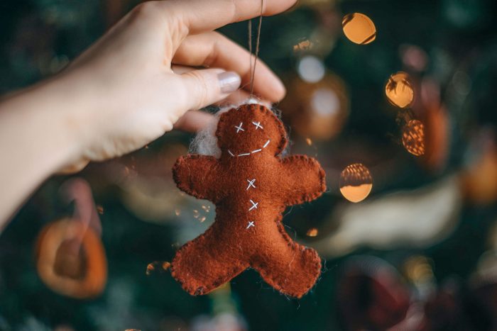 5 Christmas Decoration Ideas From The 1970s Gettyimages 1272172550