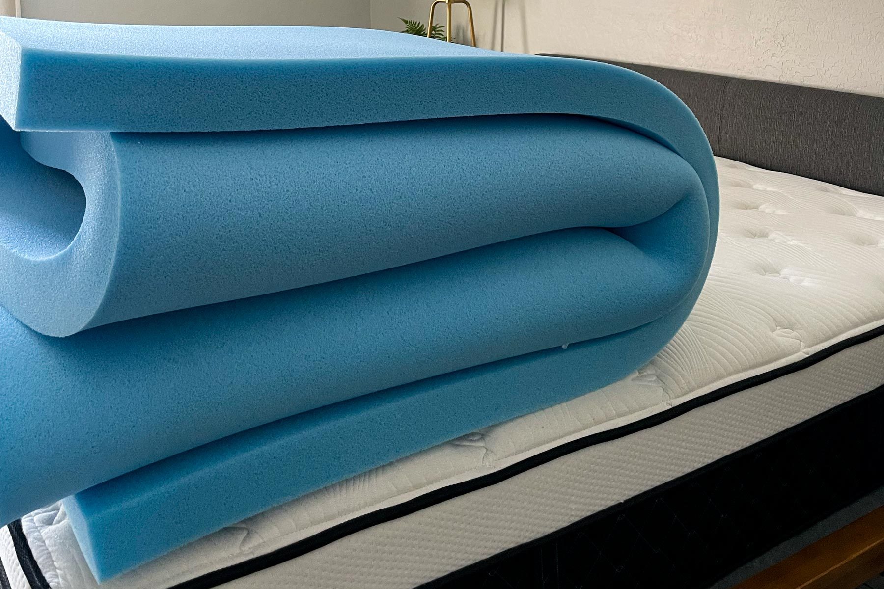 Amazon Basics Cooling Gel Infused Memory Foam Mattress Topper 