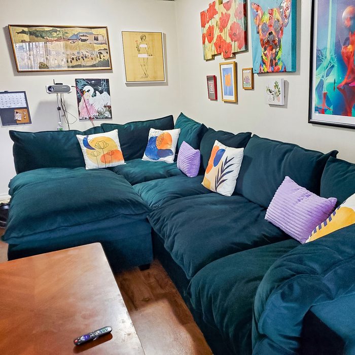 Albany Park kova Pit sectional With Storage Ottoman