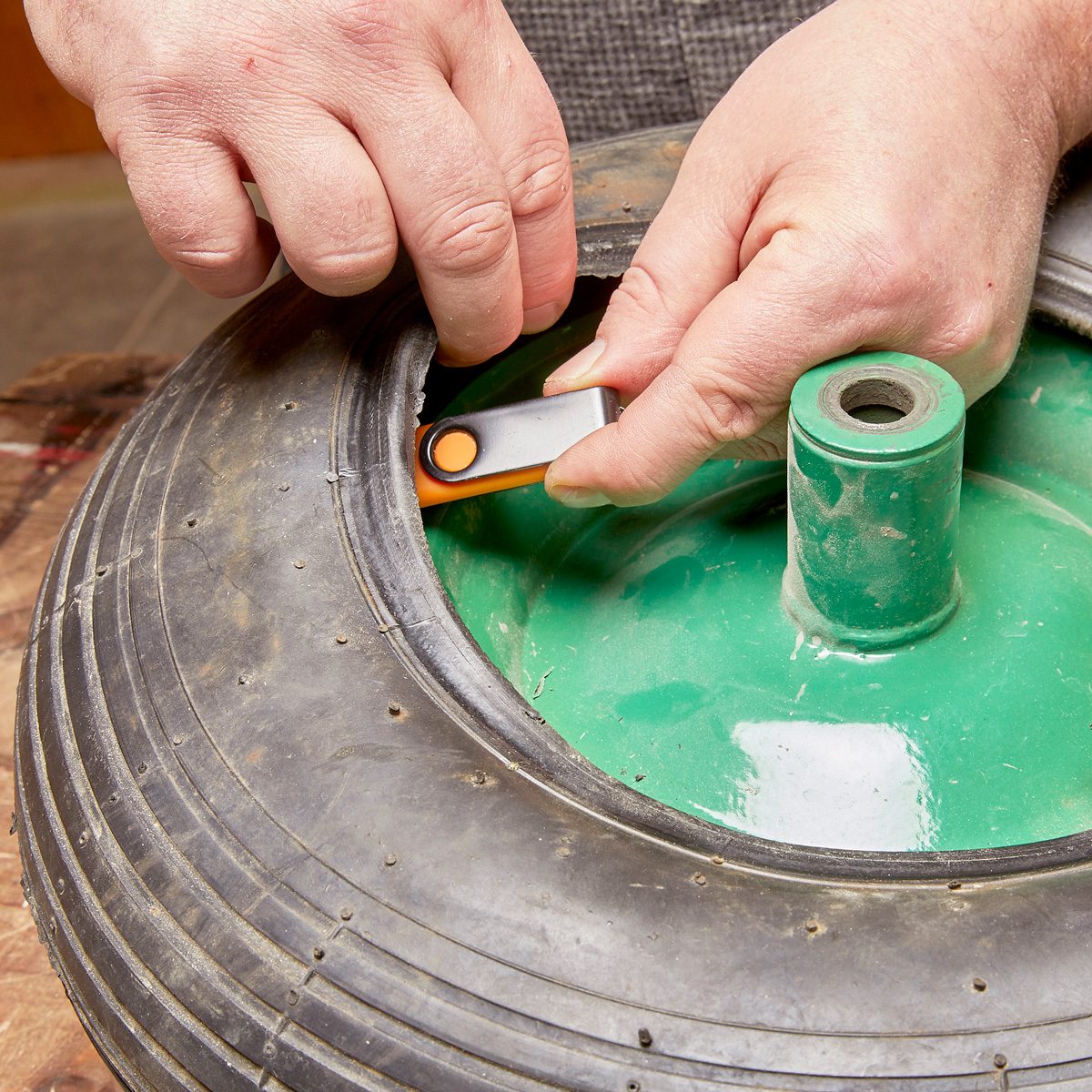 hiding valuables in spare tire