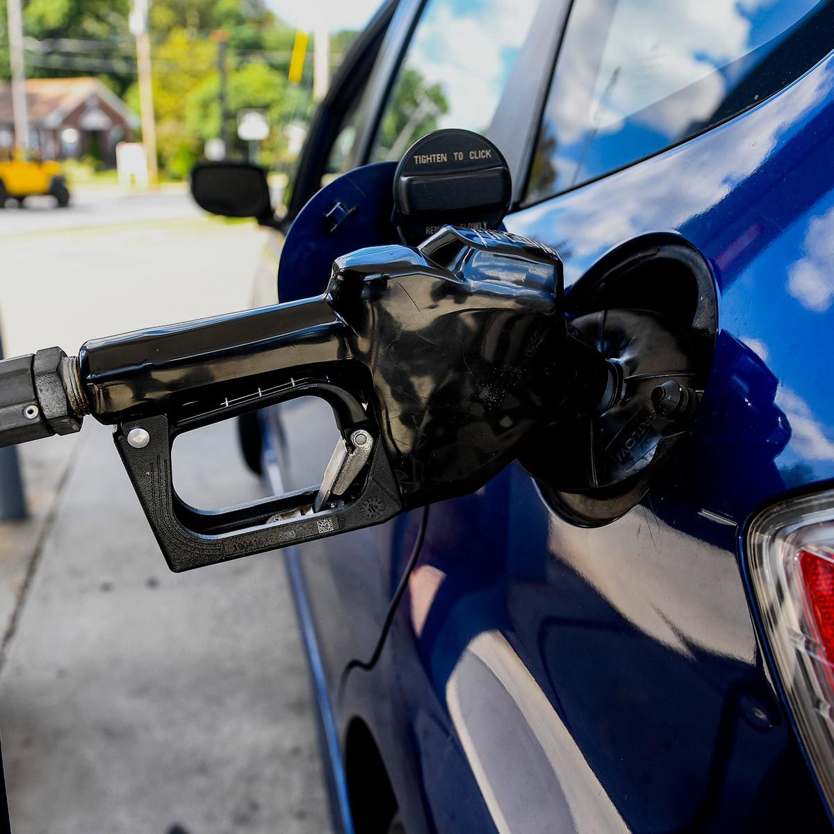 How Do Gas Pumps Know Your Tank Is Full?