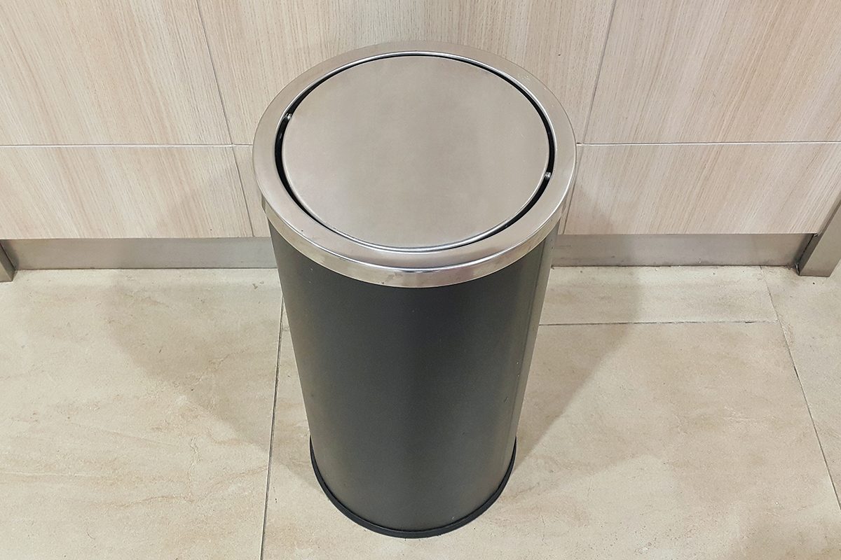 14 Ways To Eliminate Garbage Can Odors Gettyimages 1450326706