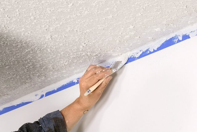 How To Paint A Popcorn Ceiling In 5 Easy Steps Fhmvs25 Mf 01 22 Paintpopcornceiling Lede2