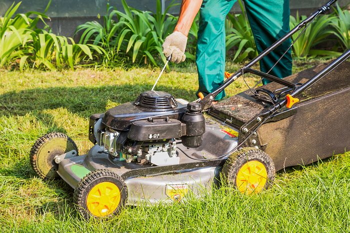 Maintain Your Mower Gettyimages 1008913740