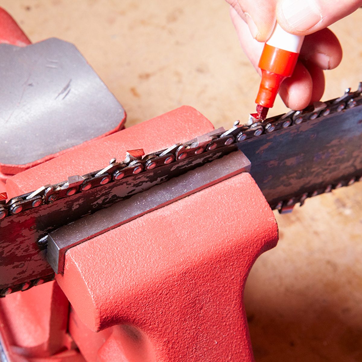 Use Your Chainsaw Safely And Effectively With These Tips Fh12apr 527 08 011