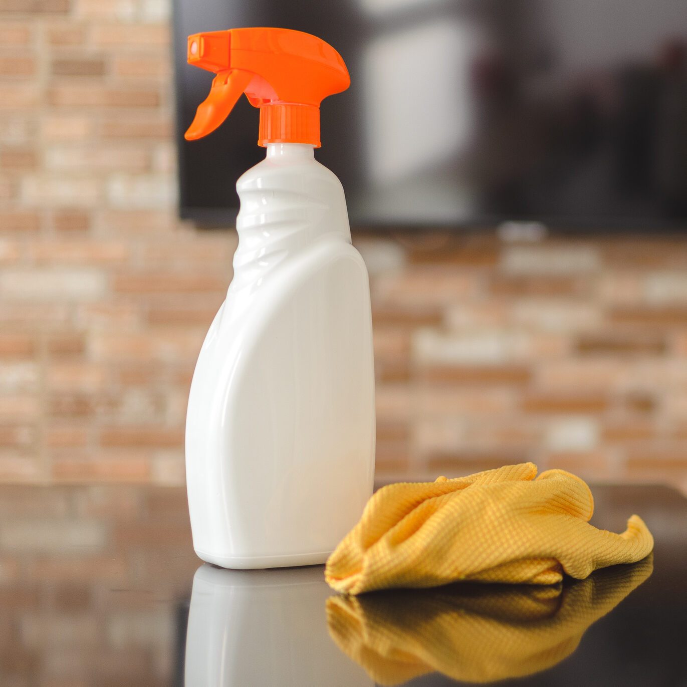 Polishing Countertop of the kitchen