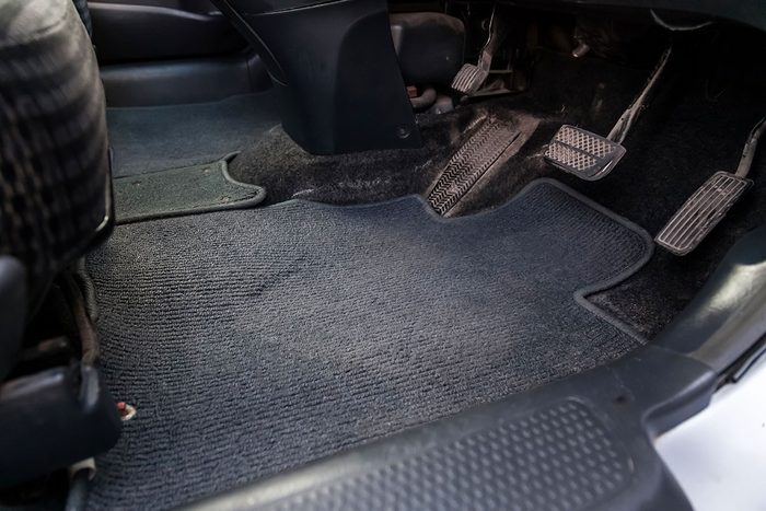 12 Things People Who Always Have Clean Cars Do Gettyimages 1264513868