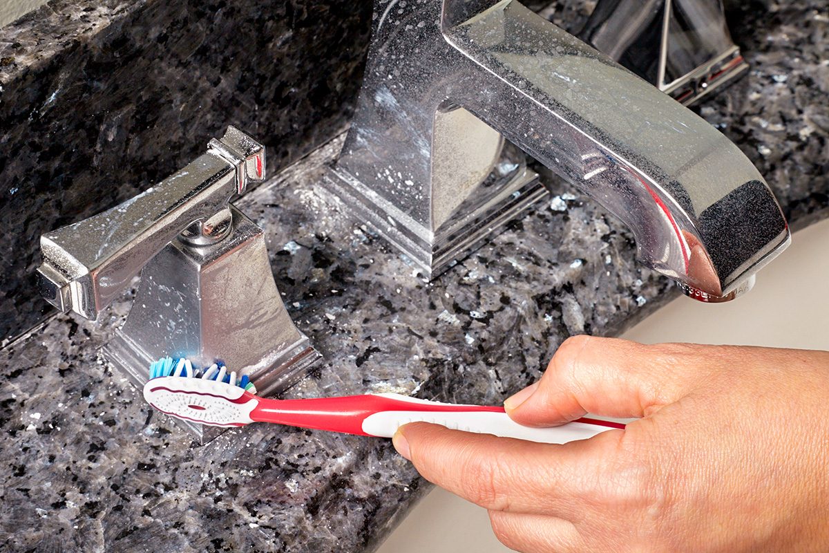 Unconventional Uses Of Toothpaste Fh13jun 539 07 016