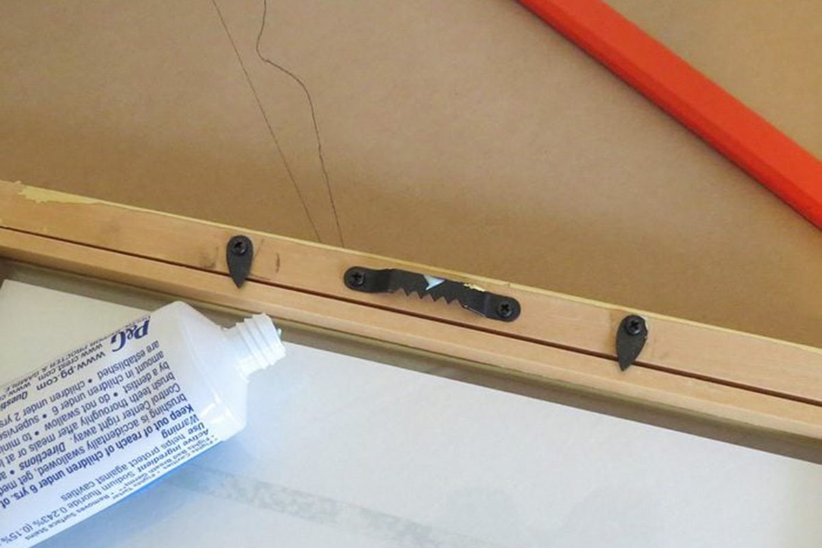 Unconventional Uses Of Toothpaste Dfh17may005 04