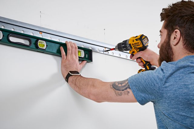 Install The Upper Suspension Rails