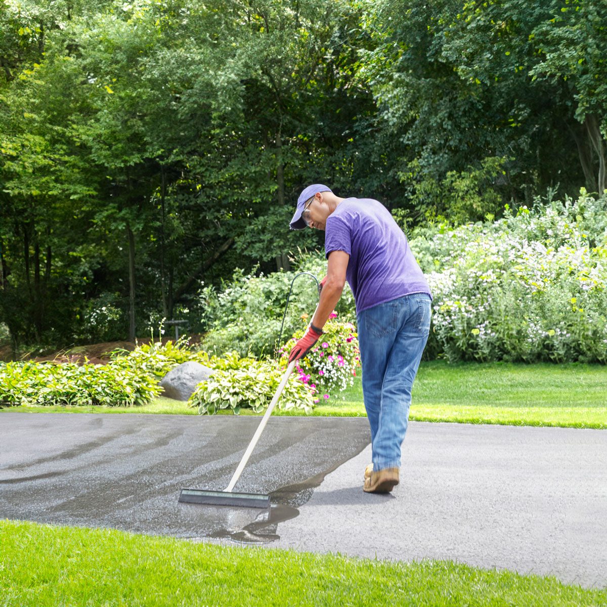 How to Seal an Asphalt Driveway