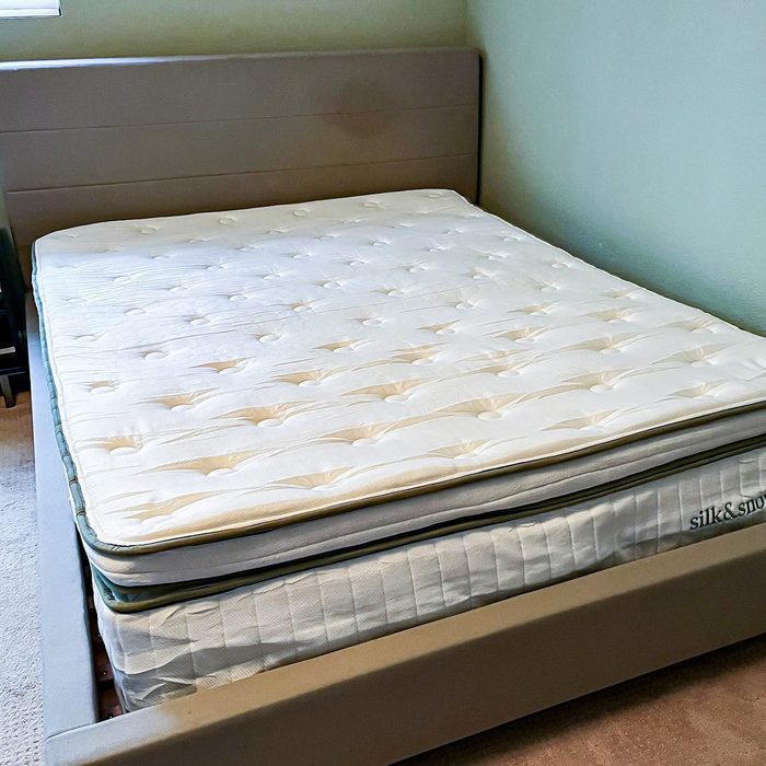 Fhma24 Silk Snow Mattress Sabrina Tillman For Family Handyman 04 Ssedit