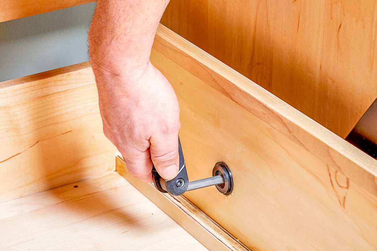 How To Build A Murphy Bed That Easily Transforms Into A Desk