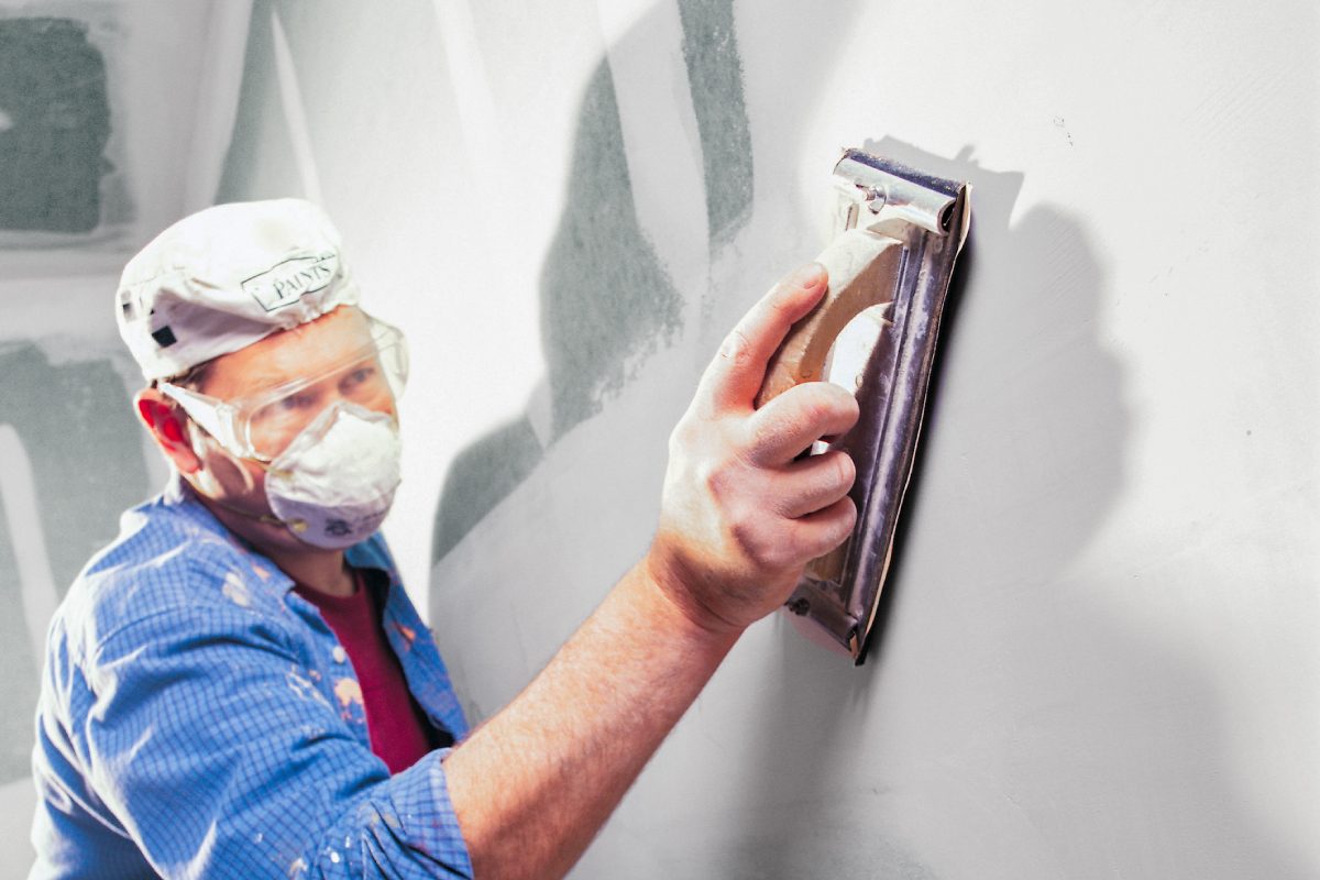 How to Sand Drywall With Minimal Dust