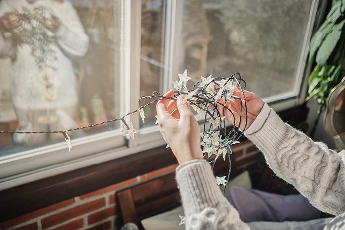 13 Tips For Avoiding Tangled Holiday Lights Gettyimages 1388392972