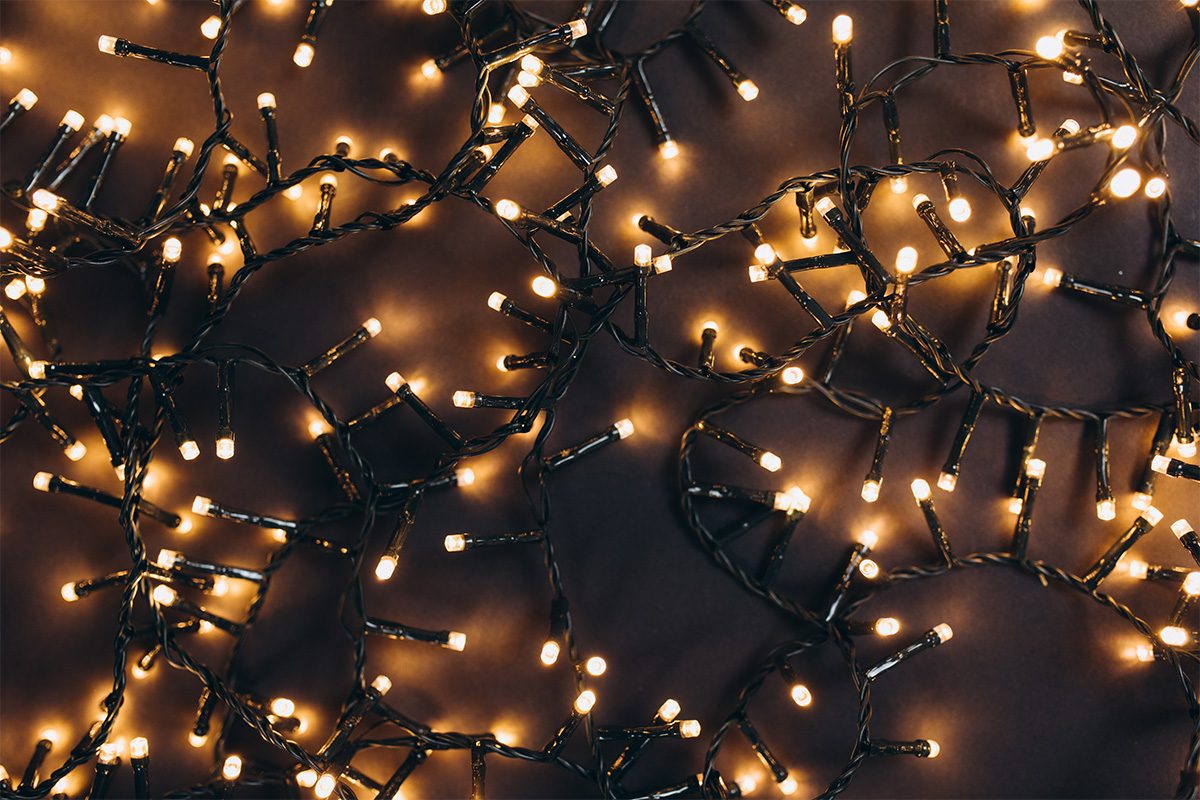 13 Tips For Avoiding Tangled Holiday Lights Gettyimages 1440606817