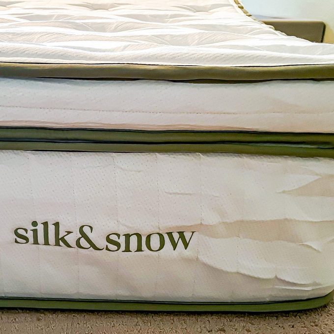 Fhma24 Silk Snow Mattress Sabrina Tillman For Family Handyman 02 Ssedit