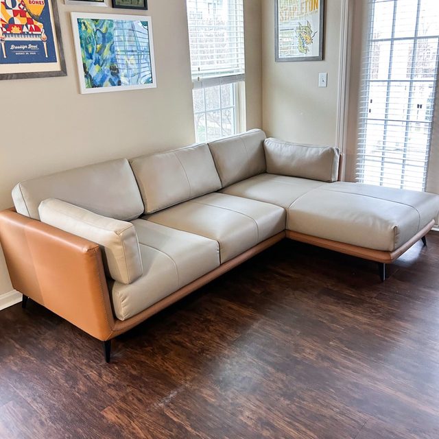 Fhma25 25home Modern Leather Sectional Caroline Lubinsky 01 Ssedit