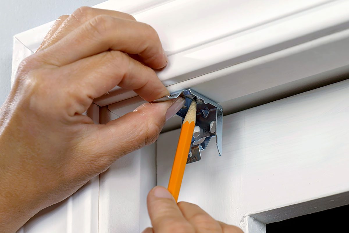 Fhmvs23 Mf 08 21 Installblinds 2 Ai