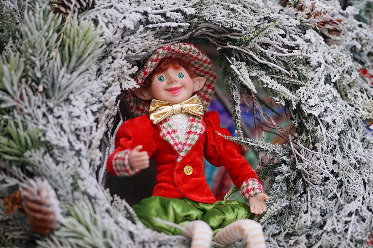 Hiding Spots For Your Elf On A Shelf Gettyimages 1283356446