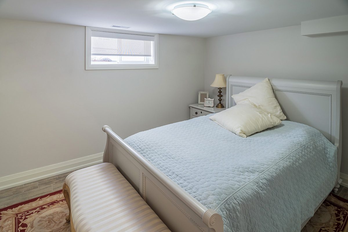 How To Convert Any Room Into A Guest Bedroom For The Holidays Gettyimages 926803330 A